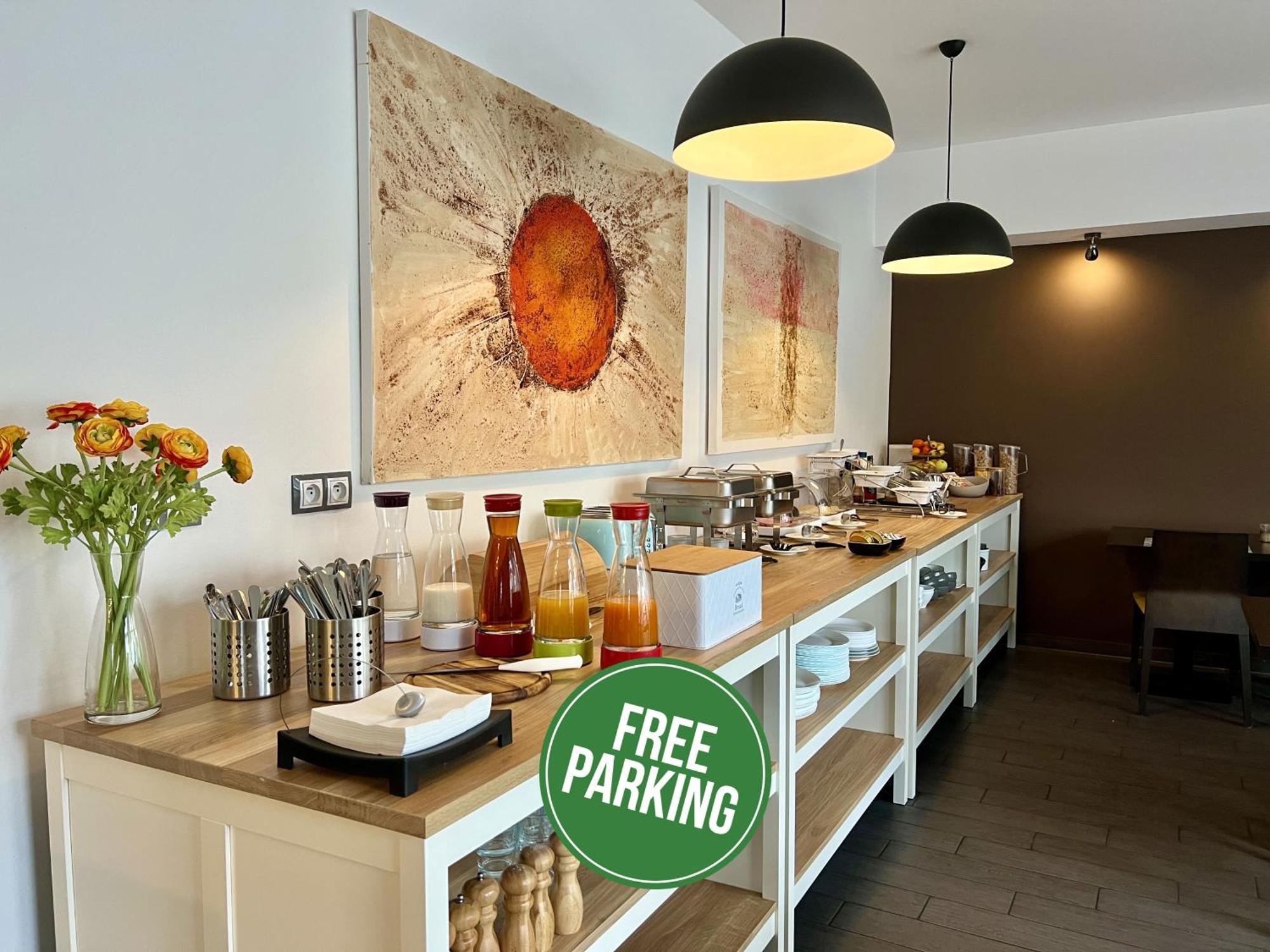 Grand Petit Hotell 3*