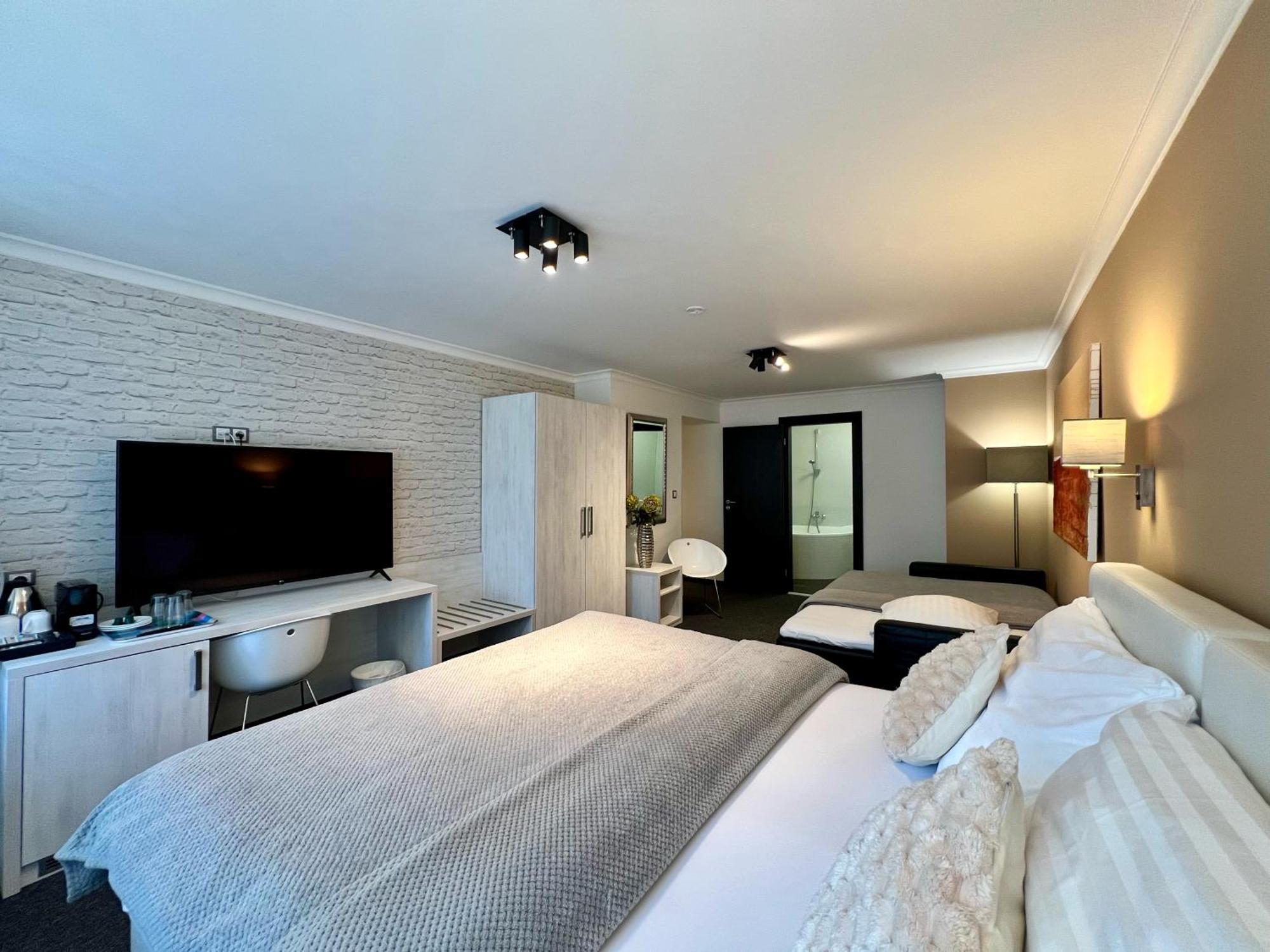 Grand Petit Hotell