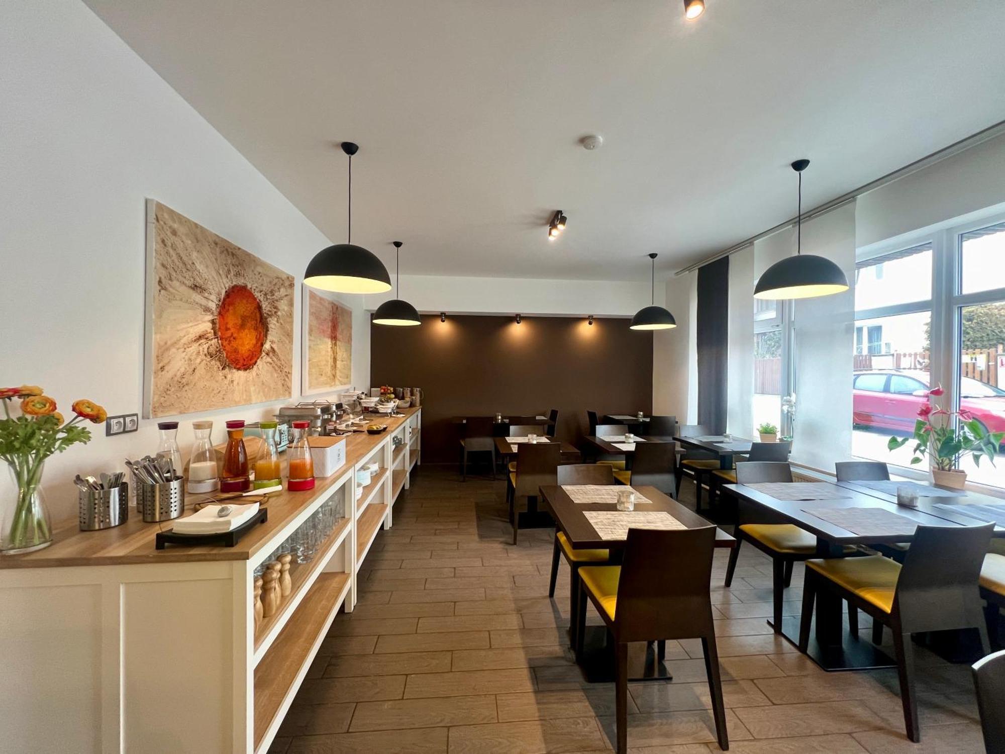 Grand Petit Hotell
