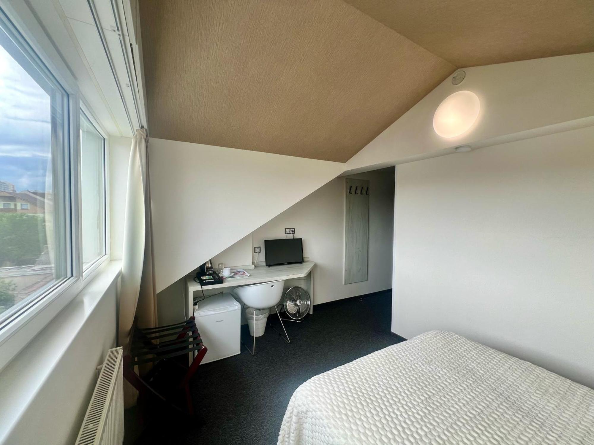 Hotell Grand Petit
