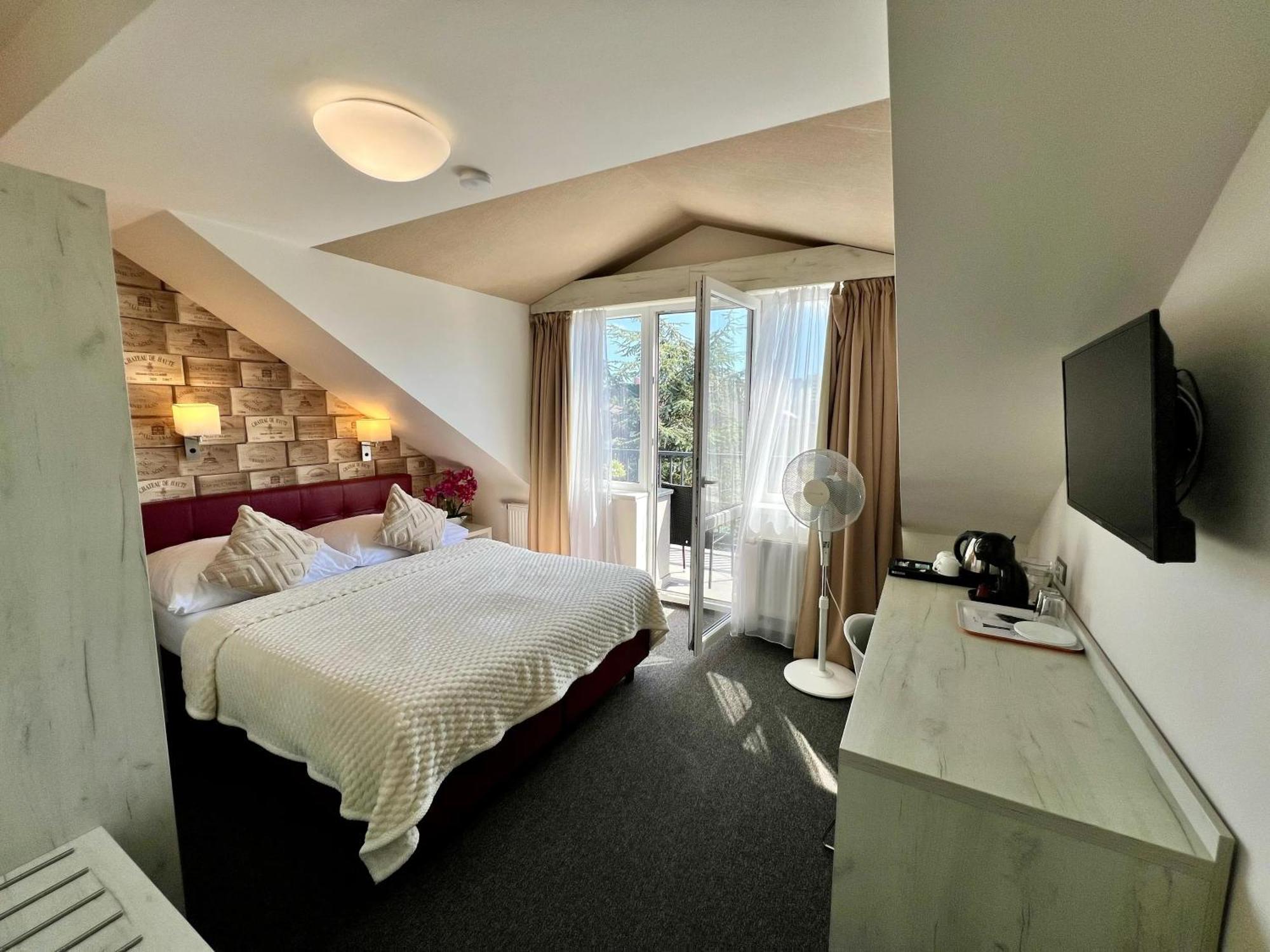 Grand Petit Hotell 3*