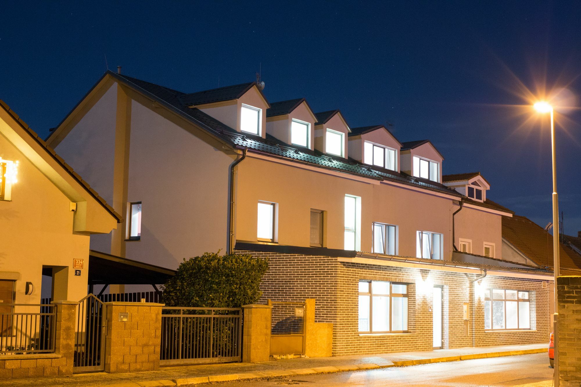 Hotell Grand Petit